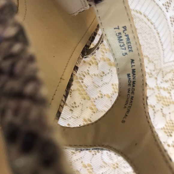 BCBGeneration Tan Brown Reptile Snake T strap Platform Heel Shoes - Picture 10 of 10